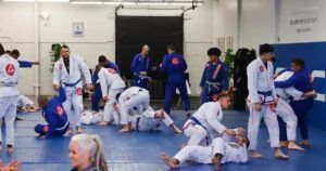 Brazilian Jiu-Jitsu vs Boxing: What Each Teaches (and What It Doesn’t)