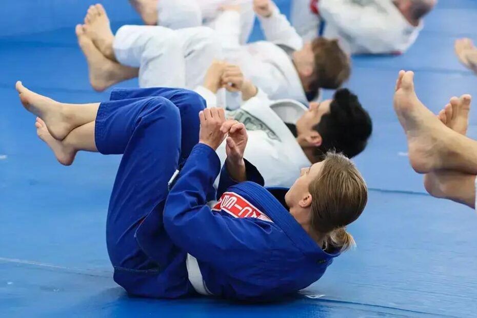 Brazilian Jiu-Jitsu vs Muay Thai for Self-Defense: Key Differences